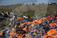 NEWS - Flüchtlingskrise: "Friedhof der Rettungswesten" auf Lesbos