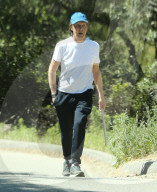 PEOPLE - Paul McCartney walkt durch die Hills