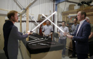 PEOPLE - Prinzen Kampf: Harry und William spielen Star Wars