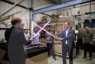 PEOPLE - Prinzen Kampf: Harry und William spielen Star Wars