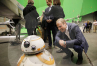 PEOPLE - Prinzen Kampf: Harry und William spielen Star Wars