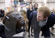 PEOPLE - Prinzen Kampf: Harry und William spielen Star Wars