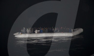 NEWS - Mittelmeer: Die Gruppe SOS Mediterranee rettet Boots-Flüchtlinge