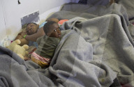 NEWS - Mittelmeer: Die Gruppe SOS Mediterranee rettet Boots-Flüchtlinge