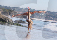 PEOPLE - Daisy Lea: Extrem-Yoga am Beach von Malibu