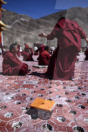 REPORTAGE - Mönche Debattieren Buddhismus in Tibet