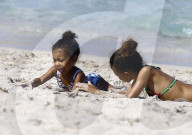 PEOPLE - Die Kardashians shoppen in Miami