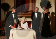 PEOPLE - Scheinen sich gut zu verstehen: Barack Obama und Queen Elizabeth