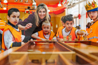 PEOPLE - Maxima und Willem-Alexander besuchen die Königsspiele an einer Schule