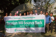 NEWS - Nepal: Gedenken an die Opfer des Erdbebens vom 25.4.2015