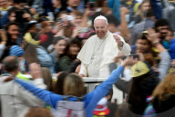 NEWS - Vatikan: Papst Franziskus hält Messe für die Jugend