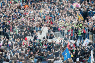 NEWS - Vatikan: Papst Franziskus hält Messe für die Jugend
