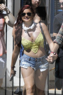PEOPLE - Happy in Love am Coachella: Ariel Winter und BoyfriendLlaurent
