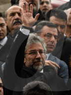 NEWS - TÃ¼rkei: Cumhuriyet Journalist zu Geldstrafe wegen Beleidigung Erdogans verurteilt