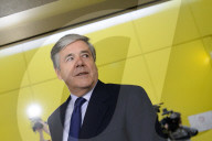 NEWS - München: Josef Ackermann freut sich über den Freispruch