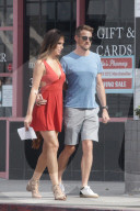 PEOPLE - Jenson Button hält seine Brittny Ward gut fest