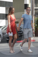 PEOPLE - Jenson Button hält seine Brittny Ward gut fest