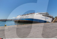 NEWS - Die 'Panagia Timou' sinkt im Hafen von Piraeus