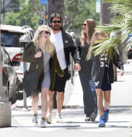 PEOPLE - Kuschel-Attacke - Die Familie von Christian Bale hat sich lieb