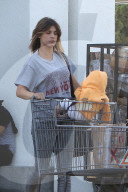 PEOPLE - Elisabetta Canalis nimmt Baby Skyler mit zum Einkaufen