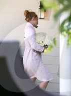 PEOPLE - Iggy Azalea kriegt Blumen von Nick Young nach Hause geliefert