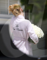 PEOPLE - Iggy Azalea kriegt Blumen von Nick Young nach Hause geliefert