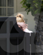 PEOPLE - Iggy Azalea kriegt Blumen von Nick Young nach Hause geliefert