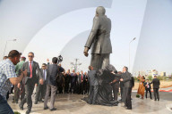 NEWS - Nelson Mandela als Skulptur enthüllt in Ramallah in Westjordanland