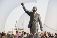 NEWS - Nelson Mandela als Skulptur enthüllt in Ramallah in Westjordanland
