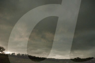 NEWS - Ein Tornado 'braut' sich Ã¼ber Topeka zusammen