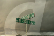 NEWS - Ein Tornado 'braut' sich Ã¼ber Topeka zusammen