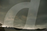 NEWS - Ein Tornado 'braut' sich Ã¼ber Topeka zusammen