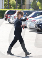 PEOPLE - Amy Poehler mit Sturmfrisur auf Shoppingtour 