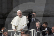 NEWS - Rom: Audienz beim Papst auf dem Petersplatz