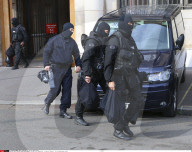 NEWS - Terrorverdächtiger Salah Abdeslam ist an Frankreich ausgeliefert  worden