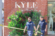 PEOPLE - 'Flotte Bienen' belagern Kyle Richard's Laden