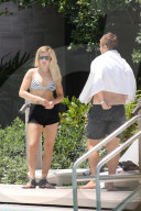 PEOPLE - Ellie Goulding im Bikini in Miami am Beach