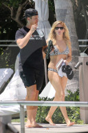 PEOPLE - Ellie Goulding im Bikini in Miami am Beach