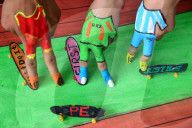 FEATURE - Finger-Skateboard-Rennen