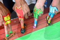 FEATURE - Finger-Skateboard-Rennen