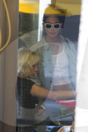 PEOPLE - Lily Aldridge und Taylor Swift gehen zum Lunch ins M Cafe