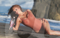 EXKLUSIV - Angelica Bridges räckelt sich am Beach von Malibu