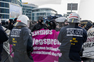 NEWS - Stuttgart: Grosses Polizeiaufgebot wegen Anti-AfD-Demo