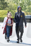 EXKLUSIV - Travis Barker Tochter Alabama etwas 'beyond dressed' für ihr Alter