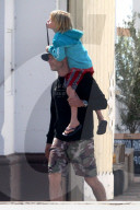 EXKLUSIV - Naomi Watts und Liev Schreiber mit ihren Jungs beim Fischen in Malibu