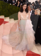PEOPLE - MET Gala: Busenblitzer bei Sängerin Lorde