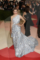 PEOPLE - Promis an der MET Gala im Metropolitan Museum (2.Teil) 