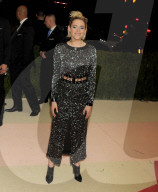 PEOPLE - Promis an der MET Gala im Metropolitan Museum (2.Teil) 