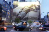 PEOPLE - Justin Bieber posiert schlafen in Calvin Klein in SoHo