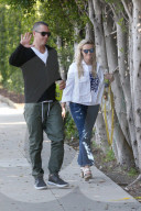EXKLUSIV - Schwanger? Reese Witherspoon trägt eine weite Bluse
